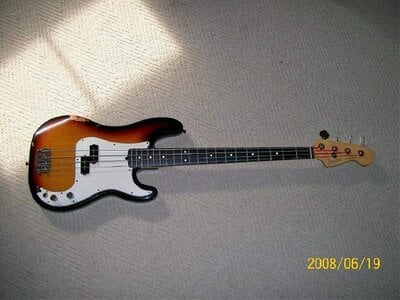 2003 USA Fender P Bass, sunburst, relic'd - $450