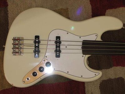 FS/FT Fender Jazz Fretless