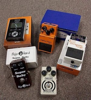 Pedals, Keeley, Zakk, Tuner, trainer....