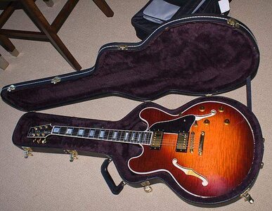 FS: Cherry Burst Heritage 555 (think Gibson 335) Electric Guitar