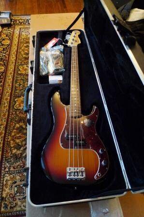 FS: Almost new- American Standard P Bass and Fender Bassman TV Duo 10