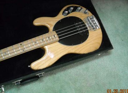 FS: EBMM Stingray, Natural/Maple, OHSC