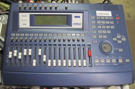 Korg D1600 MkII Digital Studio VGC