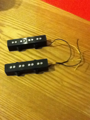 FS: Fender MIM jazz pups