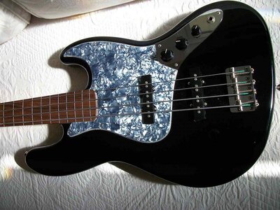 FS: MIM Fretless Jazz and MIM 5 string Jazz w/mods!