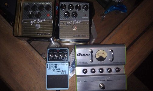 FS: Tech 21 VT Bass, Ashdown Dual Band Compressor, Boss CE5 Chorus Ensemble