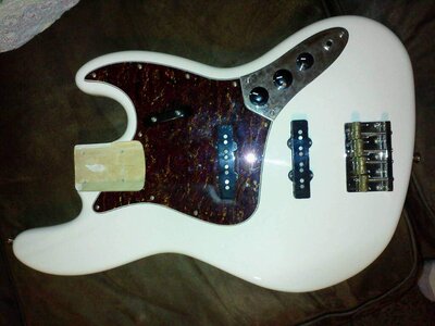 Loaded Squier Classic Vibe Jazz Body