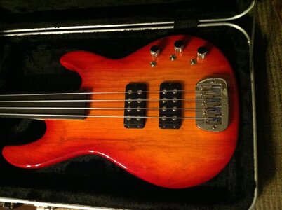 F/T  USA G&L L-2000 Fretless