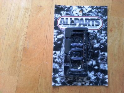 Allparts Hipshot 5 string bass bridge