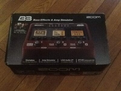 F/S ZOOM B3 bass effects & amp simulator