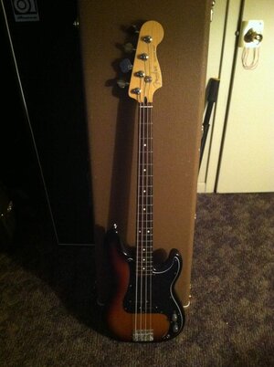 F/S Fender Hwy 1 Precision Bass