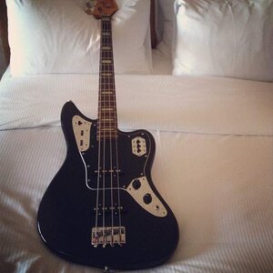 FS or FT '08 MIJ Fender Jaguar black/black