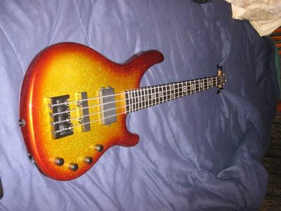 WASHBURN SH60 THE HAMMER BASS GUITAR