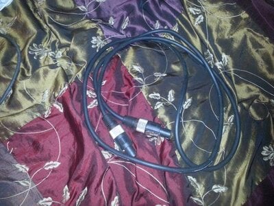 Speakon cables