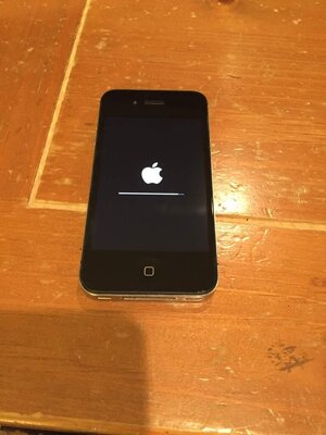 iPhone 4S (Verizon), Black, 16GB, Mint Condition