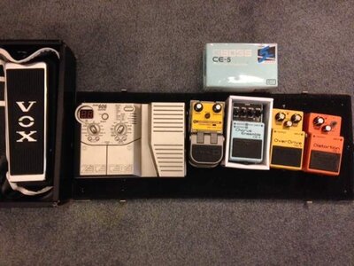 Boss pedals, Vox wah wah, Zoom, Line 6