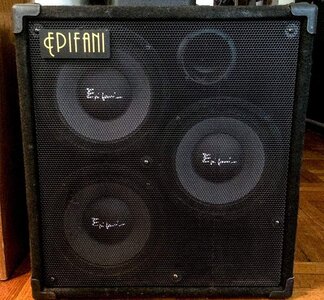 Epifani T-310 Cabinet, Local