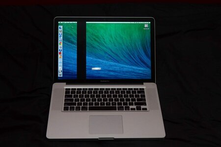 Mid 2009 Macbook Pro 15 in. fully functional but it's got some issues