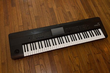 Korg Krome73 73-key workstation