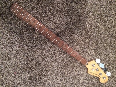 Squier Precision neck