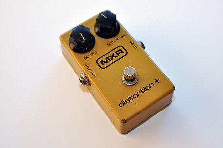 Vintage MXR Distortion + Plus with original box - NICE!