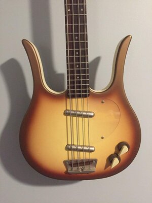 Danelectro "Dead On" Longhorn Bass