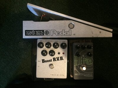 Tech 21 reverb, CatalinBread Belle Epoch, Ernie Ball Volume, pedaltrain softcase (nano)