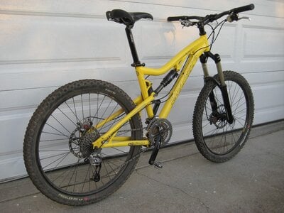 2009 Santa Cruz Blur LT  - medium Frame..$500.00