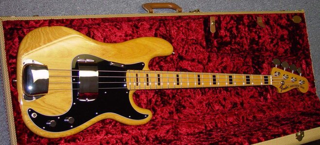 70s P-bass.jpg