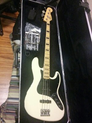 Fender American Jazz Deluxe 4 with Maple Neck