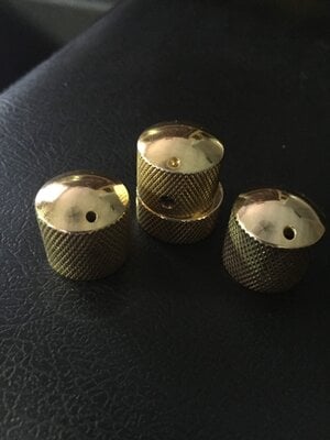 Warwick gold knobs