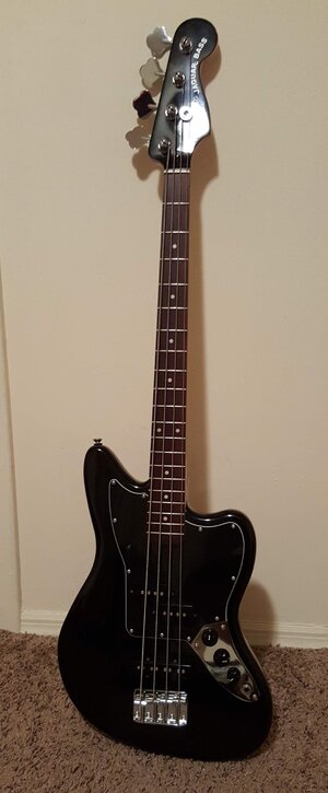 Squier VM Jaguar short scale with Road Runner hard case