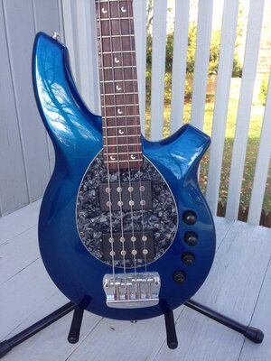 MusicMan Bongo 4HH Blue Pearl