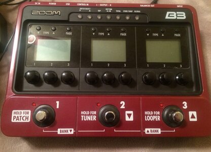 Zoom B3 Multi Effects Box