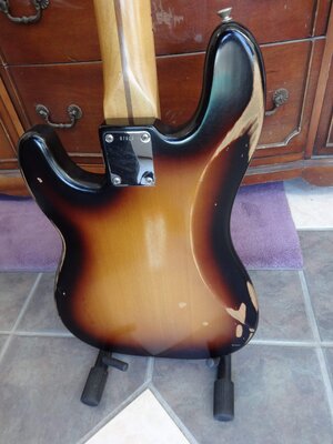 Fender 50s Road Worn P-Bass Sunburst and Maple