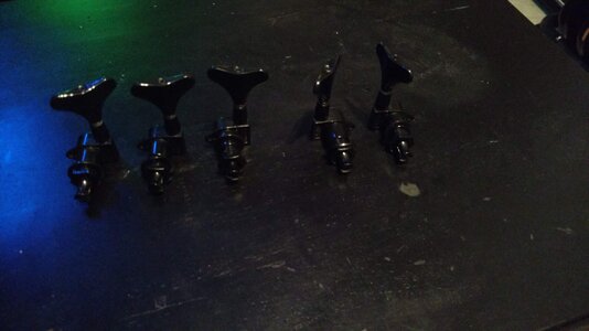 Spector Rebop Stock Tuners for 5 String 3+2 Headstock Black