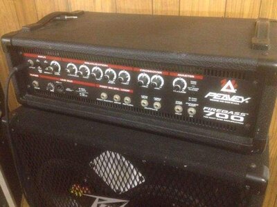 Peavey firebass 700W amp