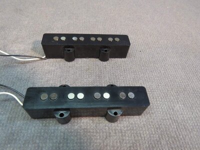 Fender(?) Jazz Bass Pickups (MIJ?)