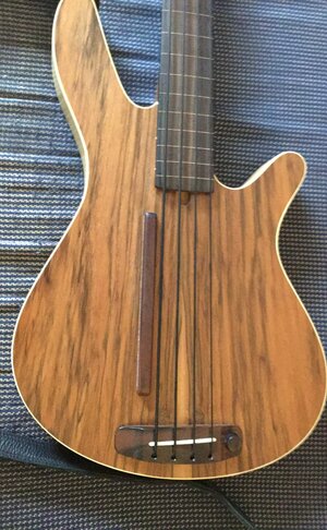 Rob Allen mb-2 Lined Fretless - Walnut / Ebony / Ash