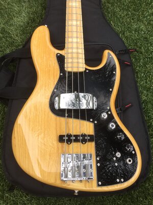 2004 Fender CIJ Marcus Miller Jazz Bass - minty!