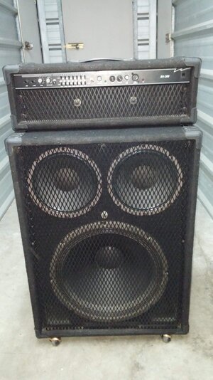 Crate BX-200 and matching BE1810 Cab!!!