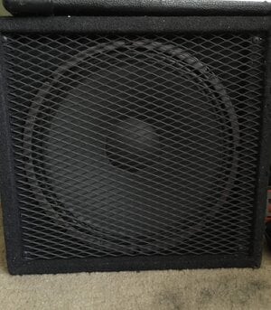 Small 15" bass cab w/ 200 watt eminence speaker