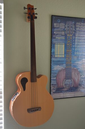 "Price Drop" Tacoma Thunderchief 4 string fretless