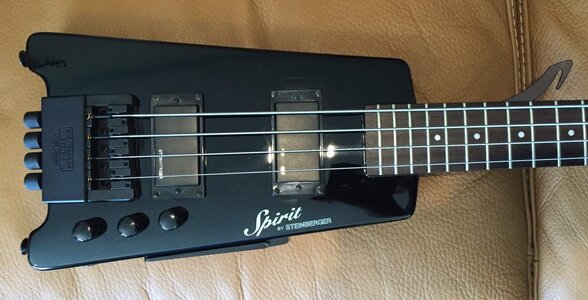 Steinberger Spirit XT-2 with strap extension