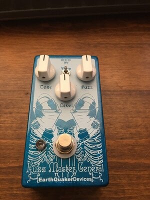 EarthQuaker Devices Fuzz Master General Octave Fuzz