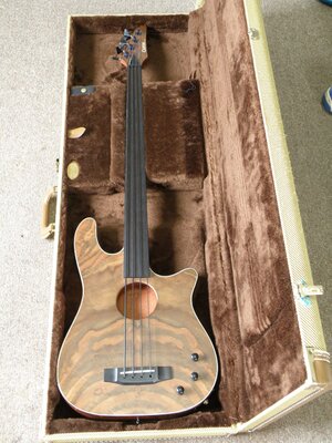 Carvin AC40 Acoustic Electric Fretless Bass Claro Walnut