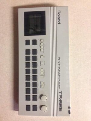 Roland 626 drum machine with memory card