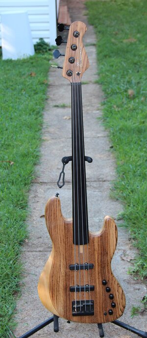 Devon Jazz Bass