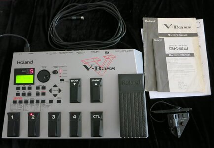 ROLAND V BASS W/PICKUP