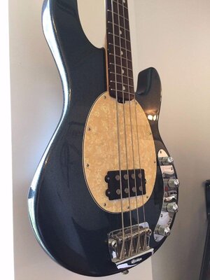 Musicman Stingray SLO Black Magic Crystal